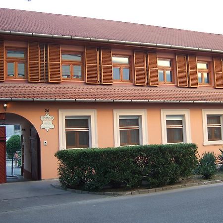 Timarhaz Panzio Bed & Breakfast Szeged Exterior photo